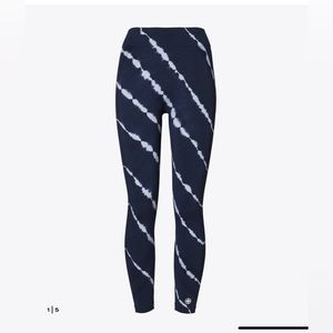 Tory Burch, Tory Sport High Rise Shibori Seamless 7/8 Legging.  XS.  Runs Small.